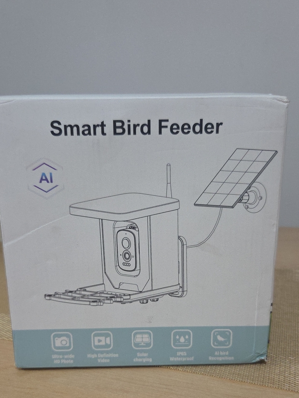 Smart Bird Feeder with AI Recognition - White. Brand new in the box